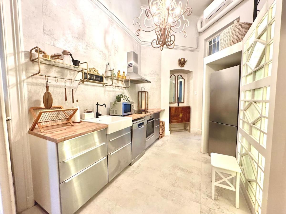 Andrassy Palace-stylish 2 Apartman